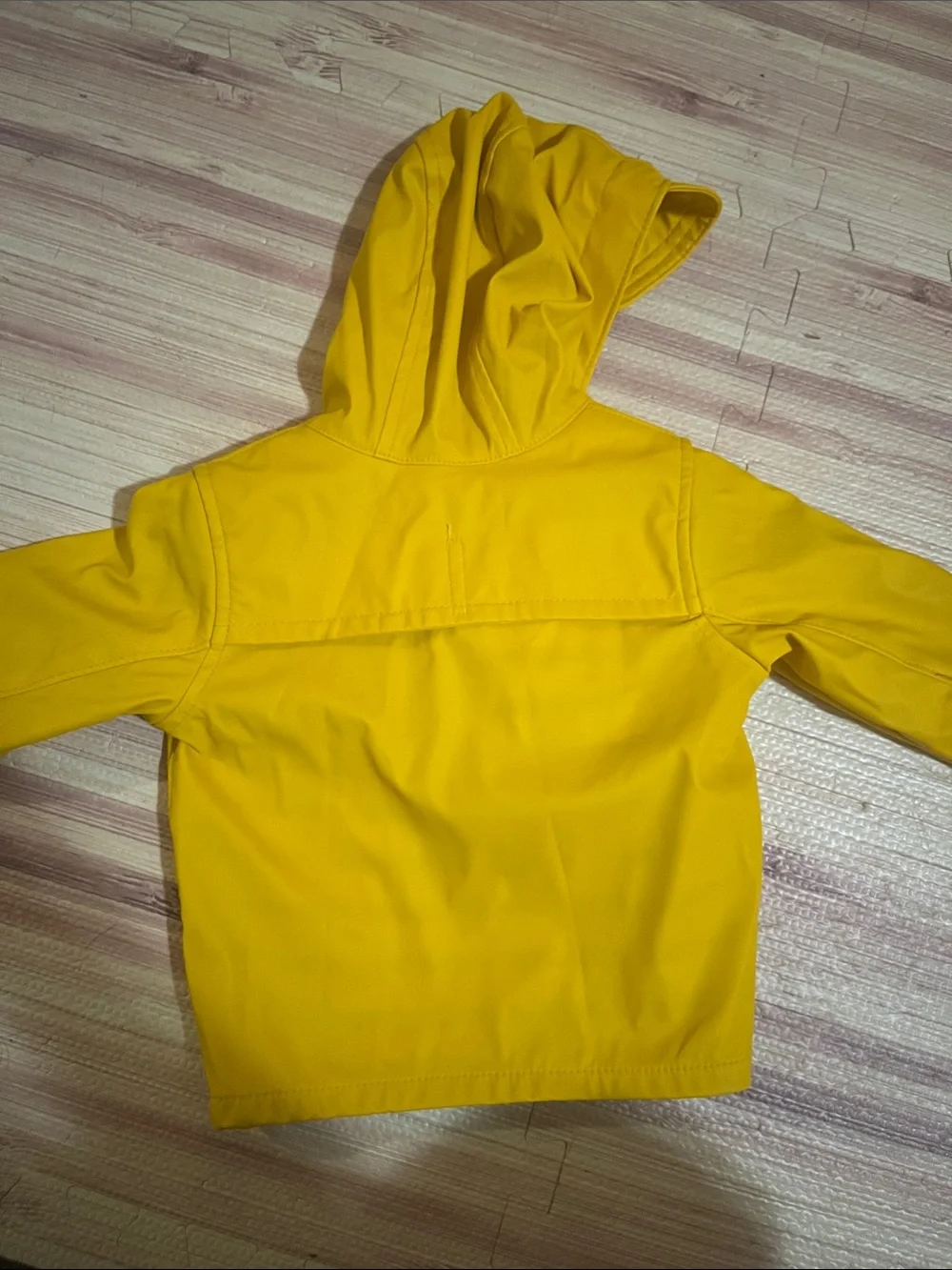 GAP bright yellow